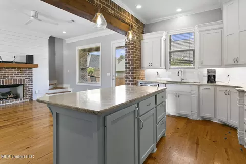 Kitchen - 403 Duke Ct, Flowood, MS 39232 photo 3 of 4
