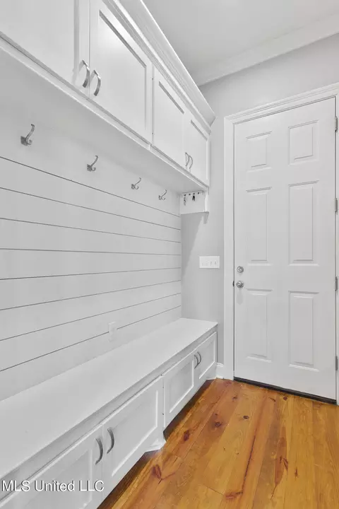 Entry Way - 403 Duke Ct, Flowood, MS 39232 photo 3 of 3