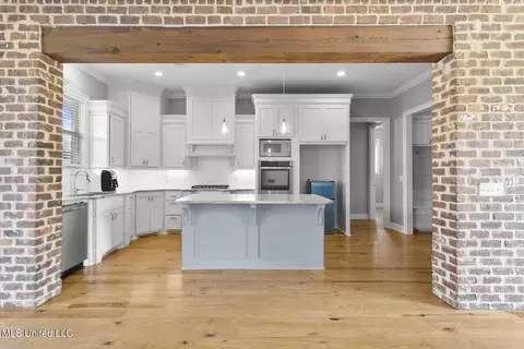 Entry Way - 403 Duke Ct, Flowood, MS 39232 photo 1 of 3