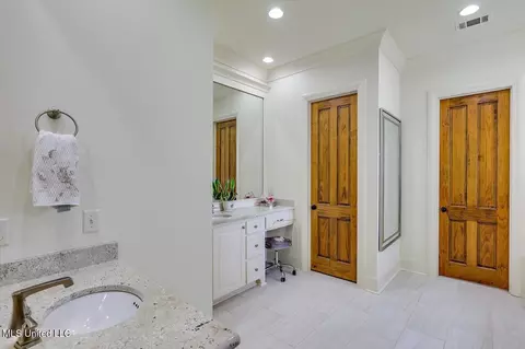 Bath - 104 Saddlebrook Cv #104, Madison, MS 39110 photo 2 of 6