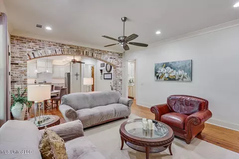 Living - 104 Saddlebrook Cv #104, Madison, MS 39110 photo 4 of 4