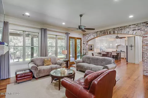 Living - 104 Saddlebrook Cv #104, Madison, MS 39110 photo 1 of 4