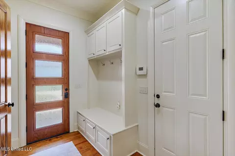 Entry Way - 104 Saddlebrook Cv #104, Madison, MS 39110 photo 2 of 2