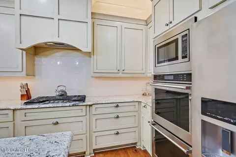 Kitchen - 104 Saddlebrook Cv #104, Madison, MS 39110 photo 5 of 5