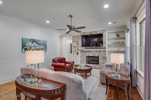 Living - 104 Saddlebrook Cv #104, Madison, MS 39110 photo 3 of 4