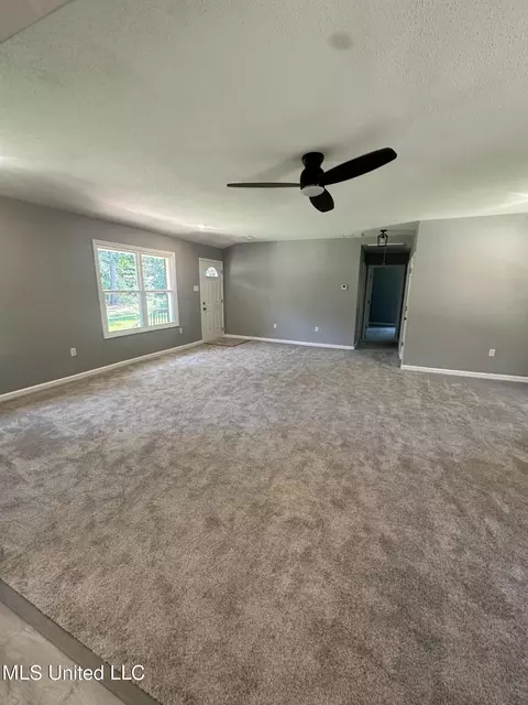 Living - 282 Highway 332, Grenada, MS 38901 photo 2 of 2