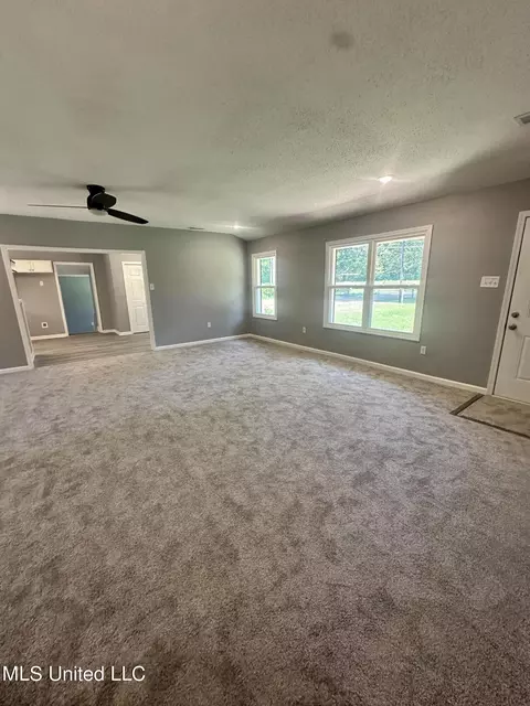Living - 282 Highway 332, Grenada, MS 38901 photo 1 of 2