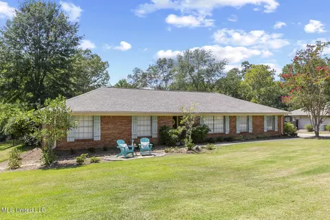 227 Arapaho Ln, Madison, MS 39110