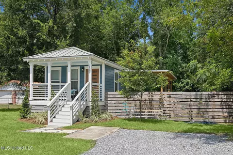 797 Webb St, Bay Saint Louis, MS 39520