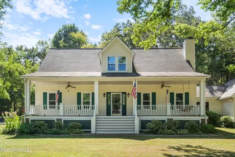 1701 Acorn Wood Dr, Olive Branch, MS 38654