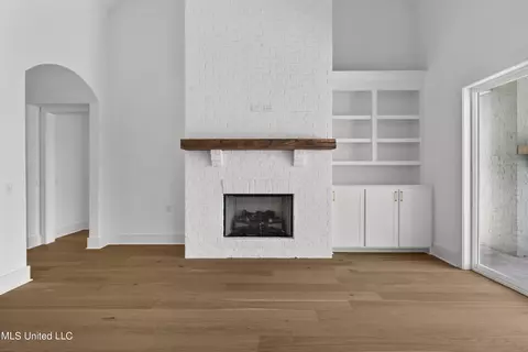 Living - 128 Herons Bay Cir, Madison, MS 39110 photo 3 of 7