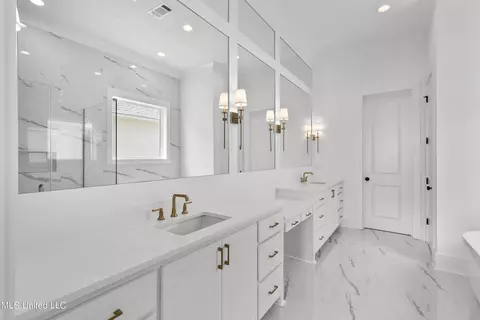 Bath - 128 Herons Bay Cir, Madison, MS 39110 photo 4 of 9
