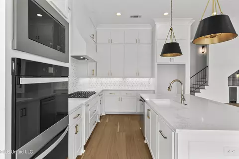 Kitchen - 128 Herons Bay Cir, Madison, MS 39110 photo 4 of 6