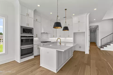 Kitchen - 128 Herons Bay Cir, Madison, MS 39110 photo 3 of 6