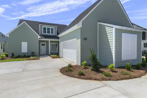 128 Herons Bay Cir, Madison, MS 39110