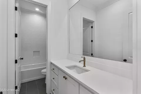 Bath - 128 Herons Bay Cir, Madison, MS 39110 photo 1 of 9