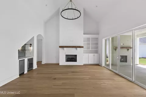 Living - 128 Herons Bay Cir, Madison, MS 39110 photo 1 of 7