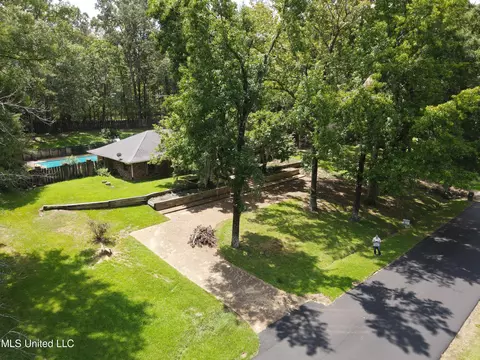 Exterior - 714 Laney Dr, Clinton, MS 39056 photo 14 of 16