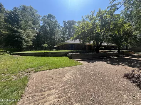Exterior - 714 Laney Dr, Clinton, MS 39056 photo 2 of 16