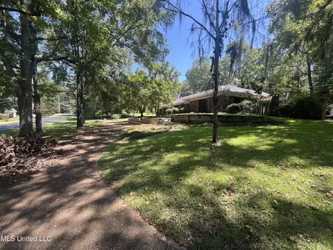 Exterior - 714 Laney Dr, Clinton, MS 39056 photo 4 of 16