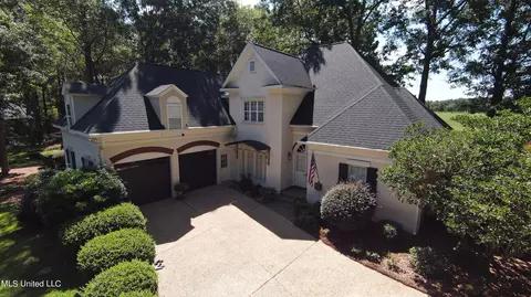 137 Monarch Blvd, Hattiesburg, MS 39402