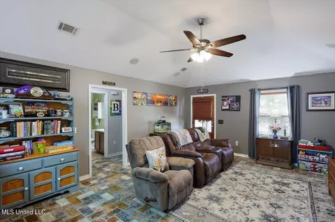 200 Barrington Cv, Florence, MS 39073 photo 6