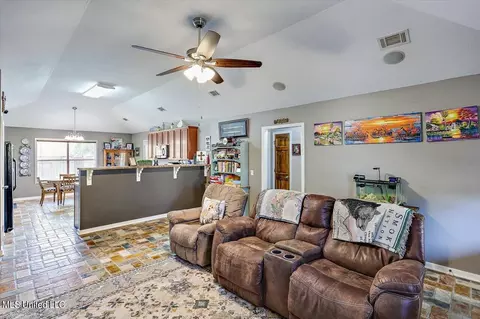 200 Barrington Cv, Florence, MS 39073 photo 7