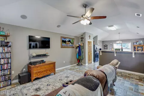 200 Barrington Cv, Florence, MS 39073 photo 4