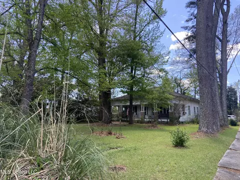 Exterior - 702 E Jackson Rd, Union, MS 39365 photo 5 of 10