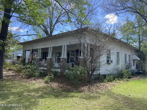 Exterior - 702 E Jackson Rd, Union, MS 39365 photo 1 of 10