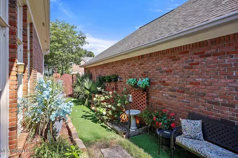 Exterior - 109 Autumn Hill Dr, Jackson, MS 39211 photo 9 of 15