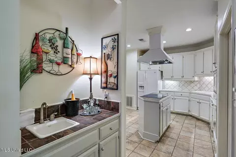 Kitchen - 109 Autumn Hill Dr, Jackson, MS 39211 photo 6 of 6