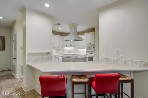 Kitchen - 109 Autumn Hill Dr, Jackson, MS 39211 photo 5 of 6