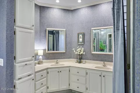Bath - 109 Autumn Hill Dr, Jackson, MS 39211 photo 1 of 4