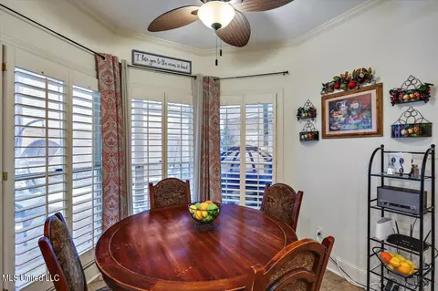 Dining - 109 Autumn Hill Dr, Jackson, MS 39211 photo 4 of 4
