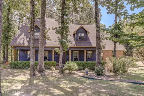 4061 Crystal Ct, Nesbit, MS 38651
