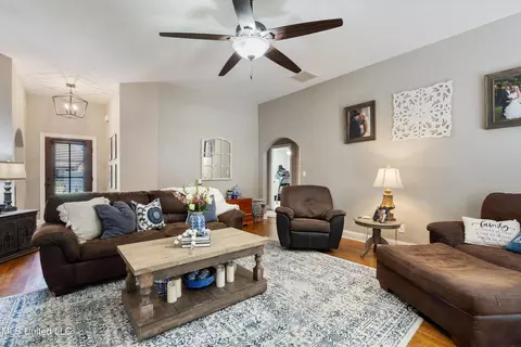 4731 E Dublin, Olive Branch, MS 38654 photo 9