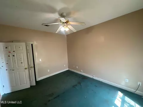 Bedroom - 802 Oak Trl, Canton, MS 39046 photo 3 of 6