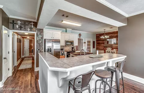 Kitchen - 141 Bradfield Rd, Madison, MS 39110 photo 2 of 9