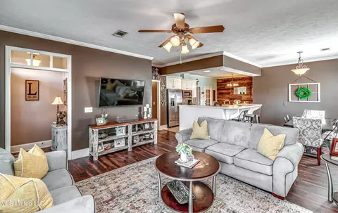 Living - 141 Bradfield Rd, Madison, MS 39110 photo 4 of 5