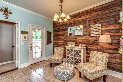 Entry Way - 141 Bradfield Rd, Madison, MS 39110 photo 2 of 3