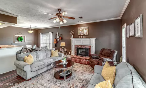 Living - 141 Bradfield Rd, Madison, MS 39110 photo 1 of 5