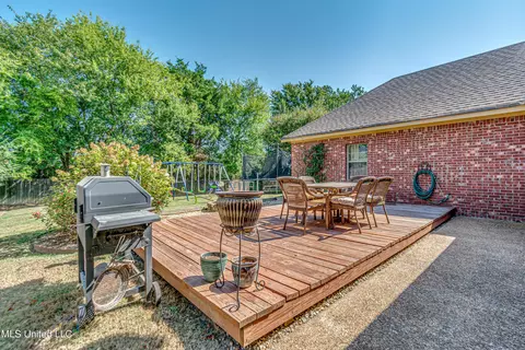 Exterior - 141 Bradfield Rd, Madison, MS 39110 photo 11 of 14