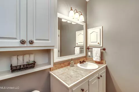 Bath - 141 Bradfield Rd, Madison, MS 39110 photo 1 of 6