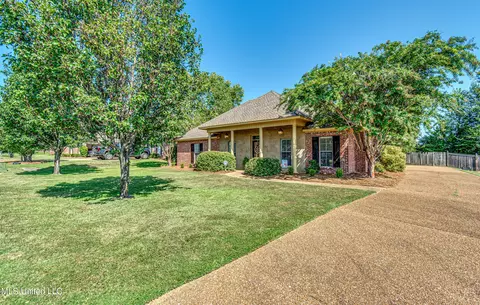 Exterior - 141 Bradfield Rd, Madison, MS 39110 photo 4 of 14