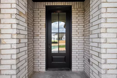 Entry Way - 7703 Crosswinds Blvd, Hernando, MS 38632 photo 1 of 5