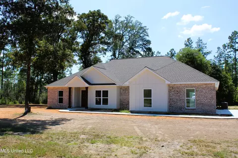 221 Gracies Way, Lucedale, MS 39452