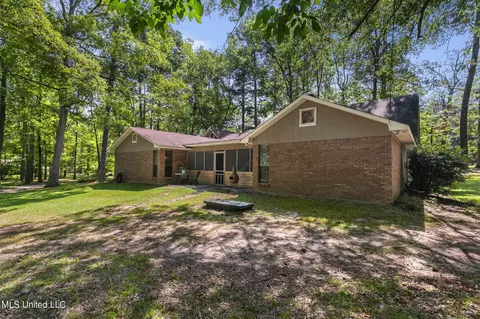 Exterior - 104 Kathryn Dr, Brandon, MS 39042 photo 12 of 23