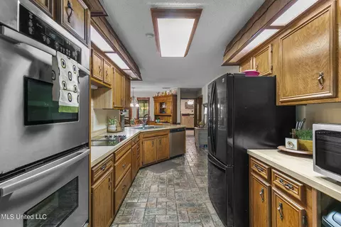 Kitchen - 104 Kathryn Dr, Brandon, MS 39042 photo 1 of 6