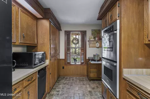 Kitchen - 104 Kathryn Dr, Brandon, MS 39042 photo 6 of 6